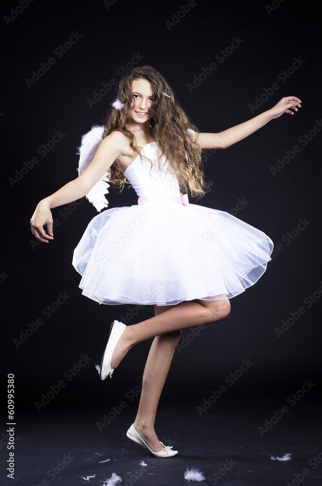 Naklejka premium beautiful girl in angel costume