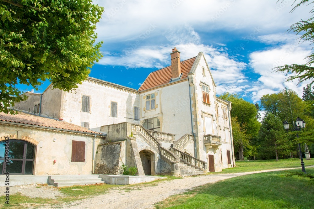 Petit château en Provence, France
