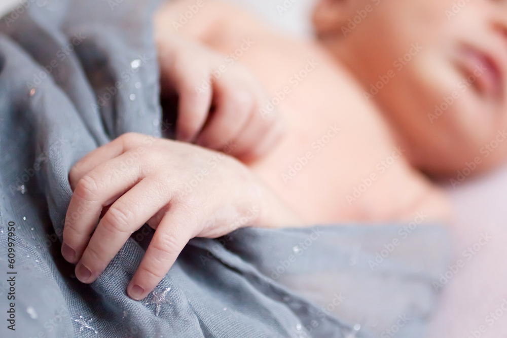 Petite main de bébé