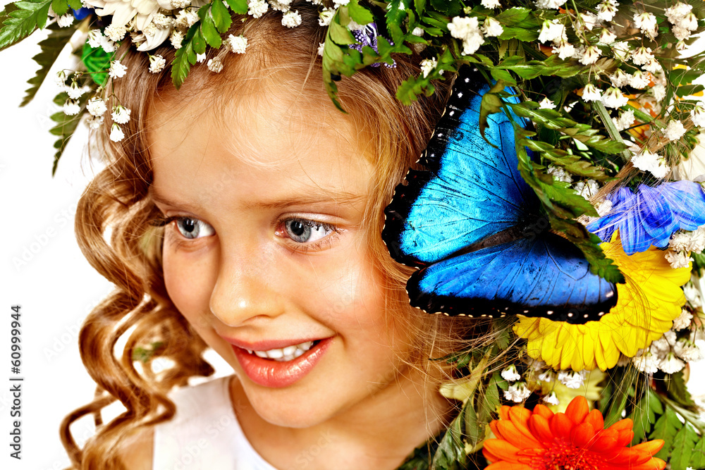 Naklejka premium Little girl with flower hairstyle.