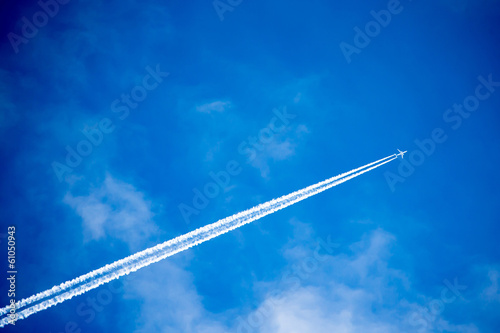 Papier peint business jet in the sky
