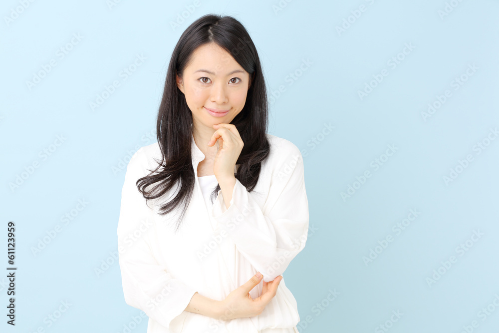 女性・ブルーバック