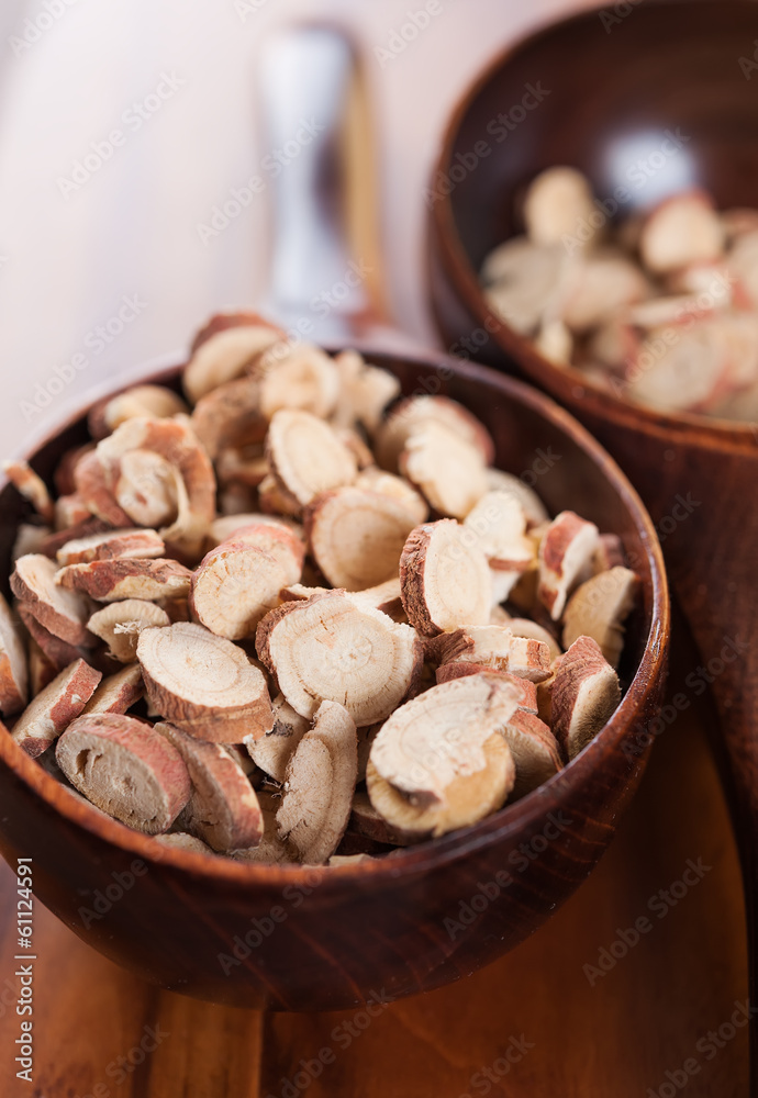 Chopped licorice root Chopped licorice root