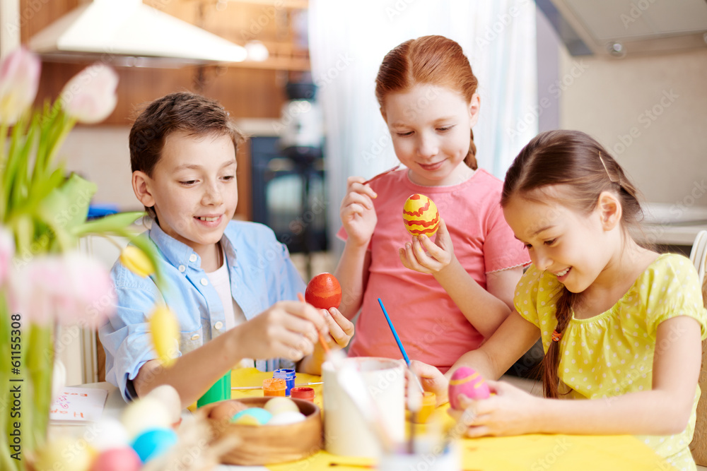 Painting eggs Painting eggs