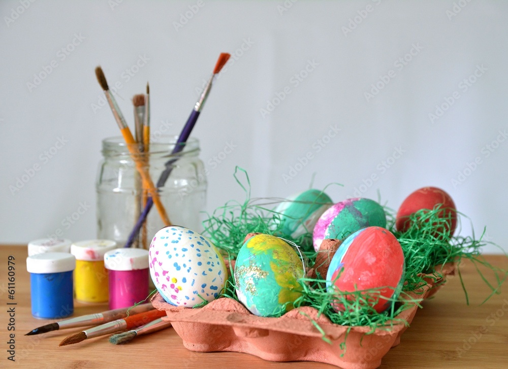 Naklejka premium Ostereier anmalen