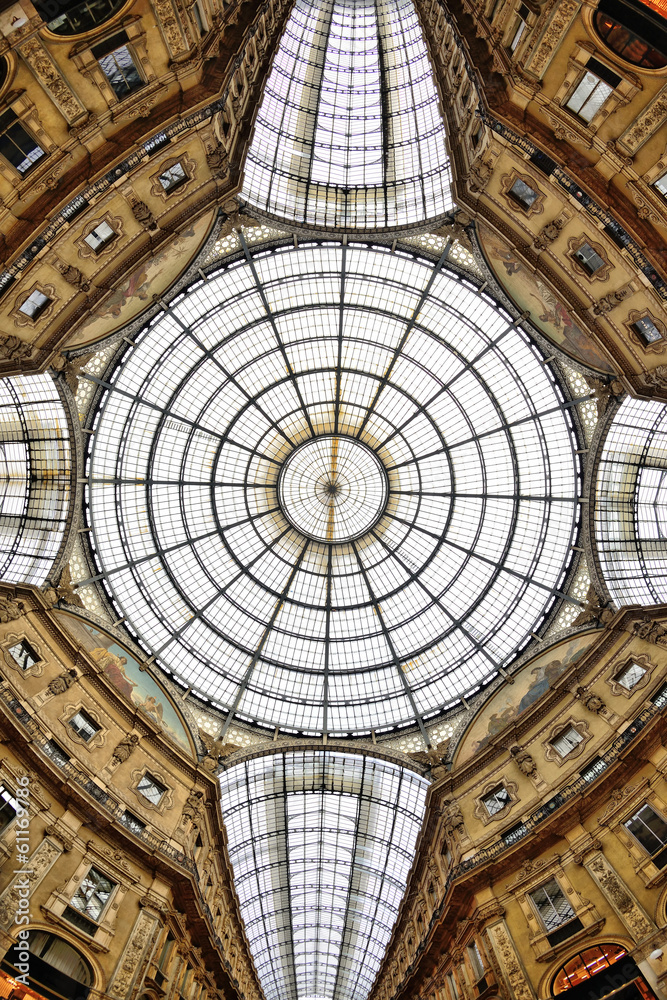 Milano ottagono  galleria Vittorio Emanuele