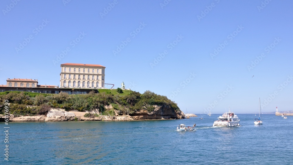 Fototapeta premium entrée du port de Marseille