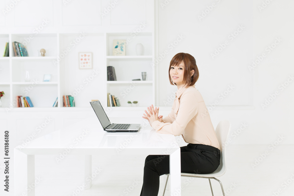 爽やかな女性 爽やかな女性
