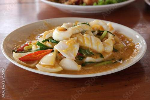 Stir fried squid with salted eggs 2