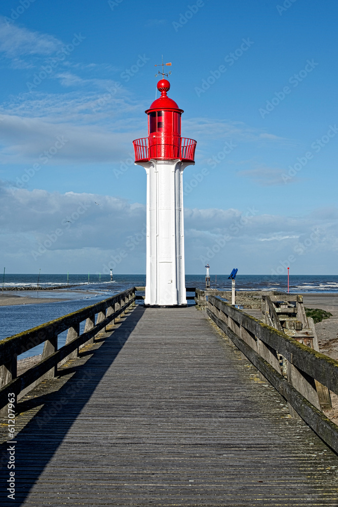 Jetée et phare à Trouville, Normandie