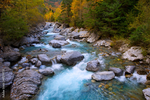 Fotografía Rio Ara river Bujaruelo in Valle de Ordesa valley Pyrenees Huesc