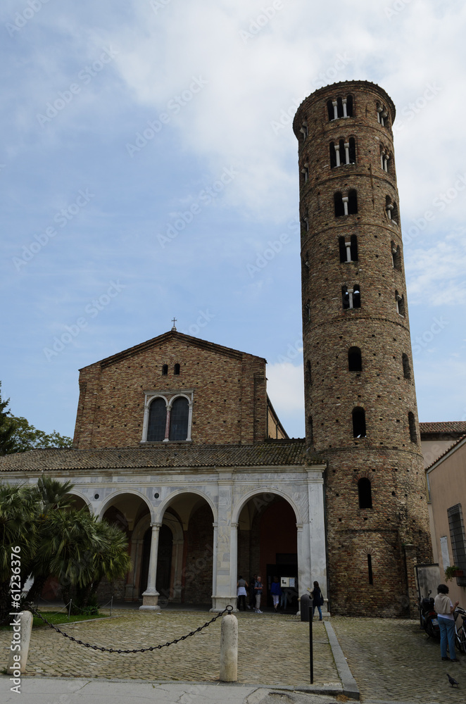 Obraz premium Sant'apollinare nuovo facade and belltower, Ravenna