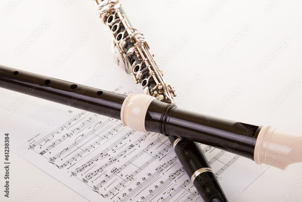 Naklejka premium Instrumente mit Noten