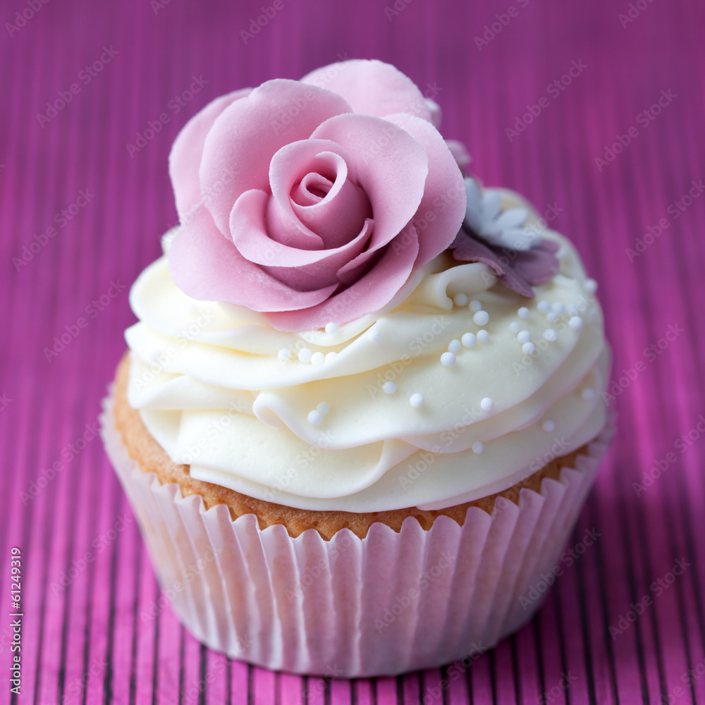 Purple rose cupcake Purple rose cupcake