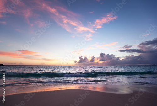Sunset on Seychelles beach © Iakov Kalinin