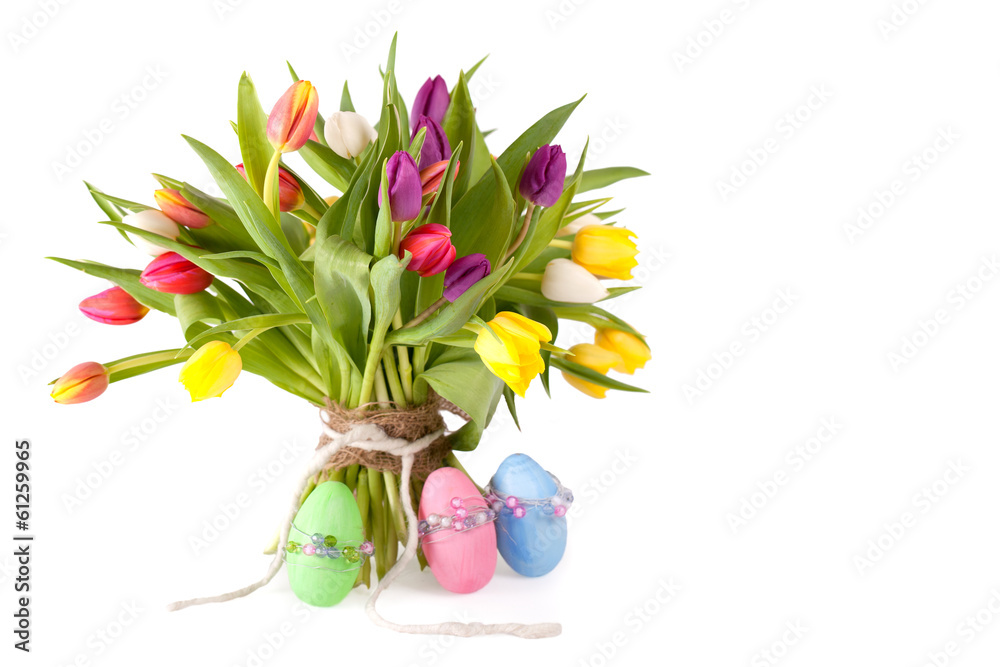 frische Tulpen mit bunten Ostereiern - obrazy, fototapety, plakaty 