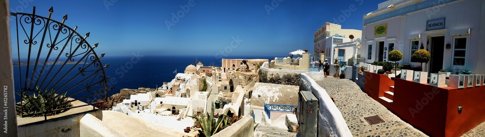 Oia miasto na wyspie Santorini w Grecji - obrazy, fototapety, plakaty 