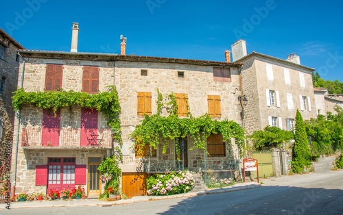 Fototapeta Naklejka Na Ścianę i Meble -  Village de Chalencon en Ardèche, France