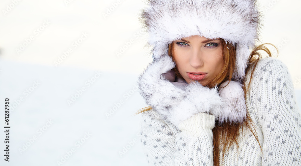 Attractive young woman in wintertime outdoor Attractive young woman in wintertime outdoor
