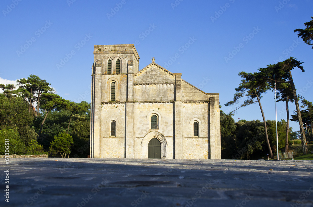 Basilic  Notre-Dame-de-la-fin-des-terres