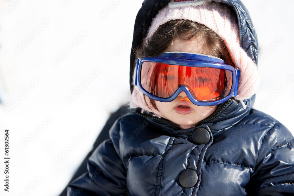 bambina e la neve bambina e la neve