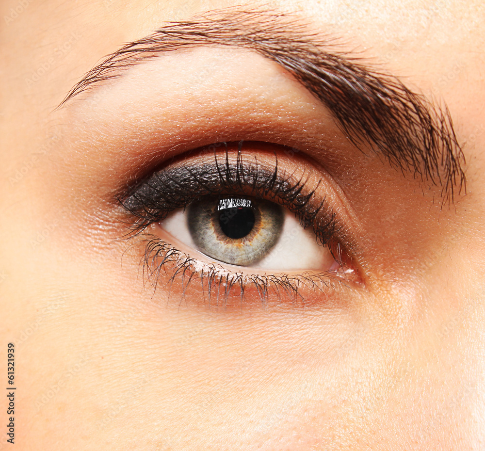 Fototapeta premium Pretty woman's eye