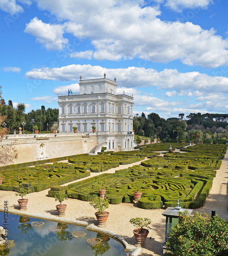 panorama di villa pamphili a roma in italia