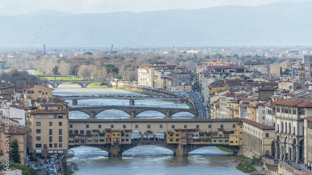 arno e ponte vecchio a -Firenze