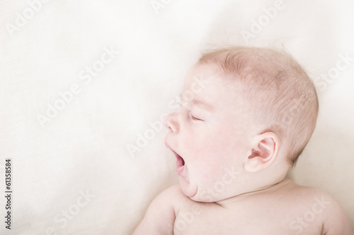 Newborn Baby ist müde