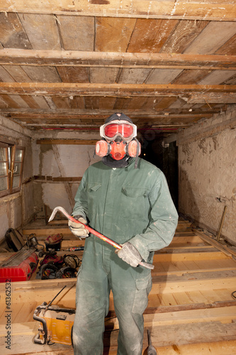 Handwerker bei Kernsanierung