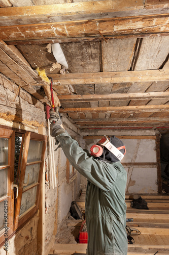 Handwerker bei Kernsanierung