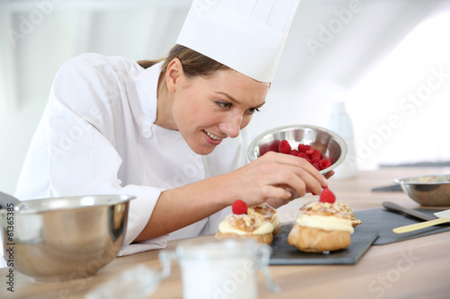 Chef preparing pastries for restaurant