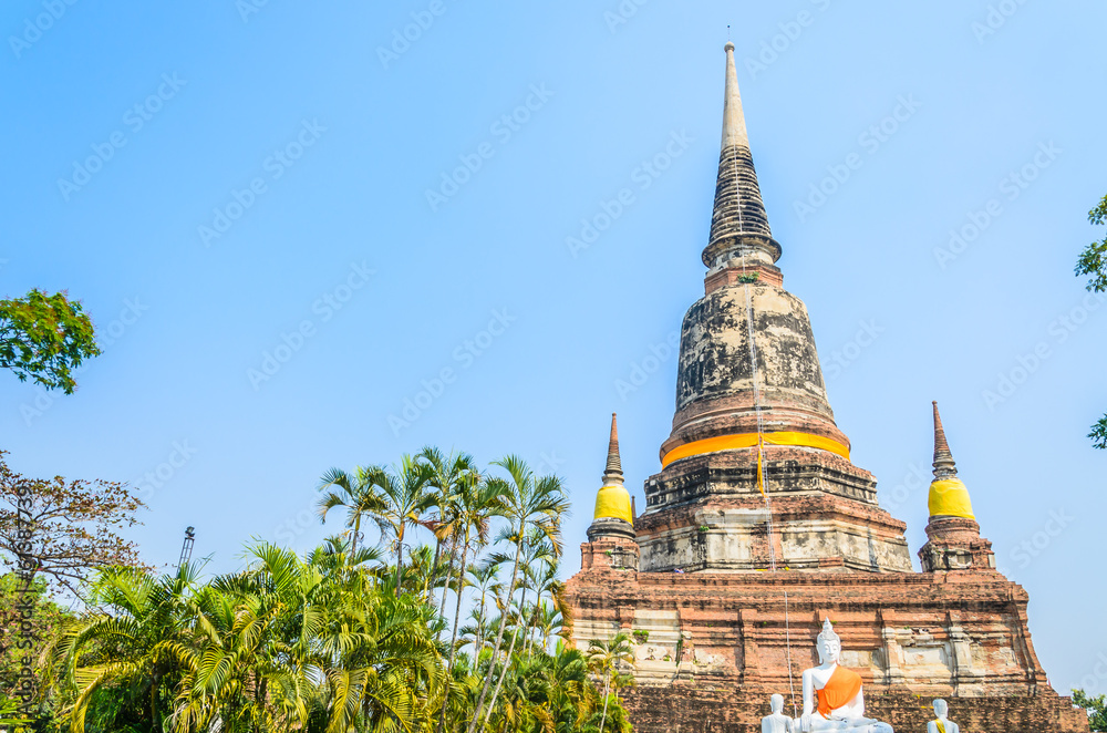 Fototapeta premium Wat Yai Chaimongkol temple in ayutthaya Thailand