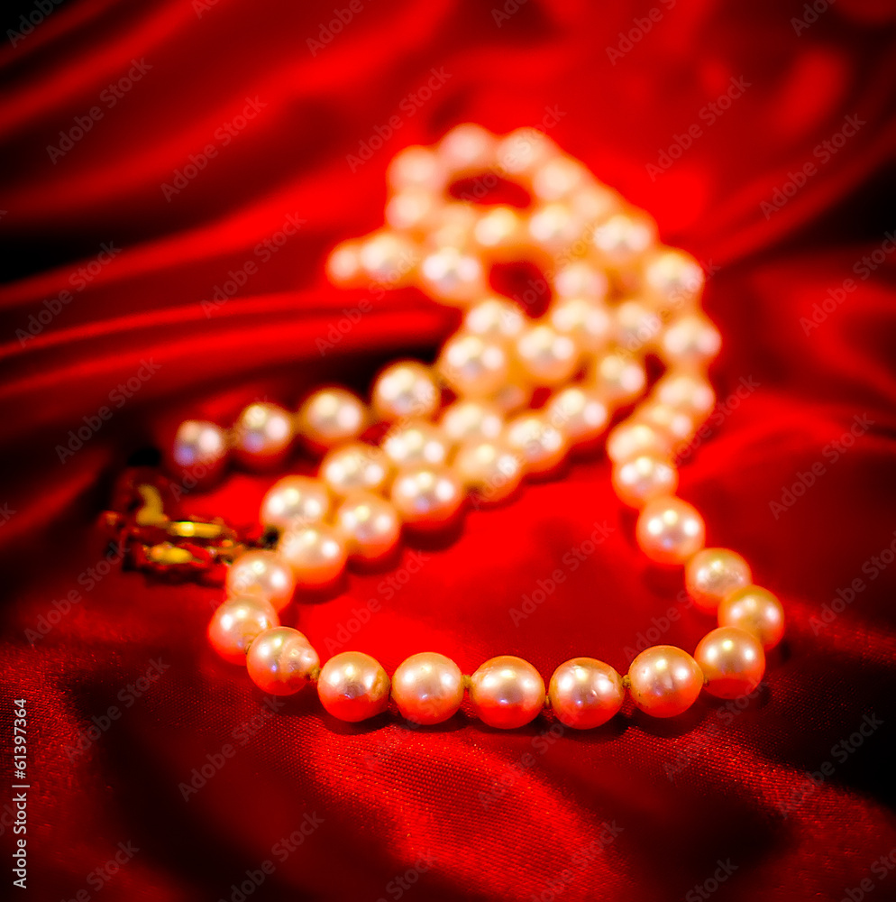 pearl necklace pearl necklace