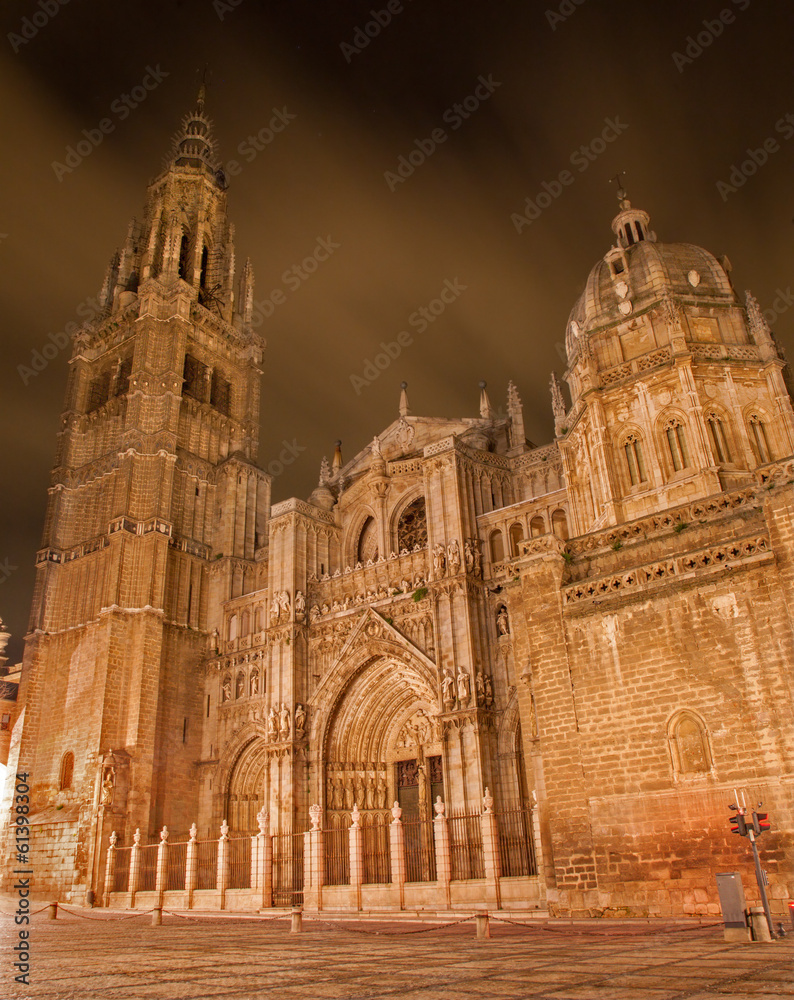 Toledo - Cathedral Primada Santa Maria de Toledo in dusk