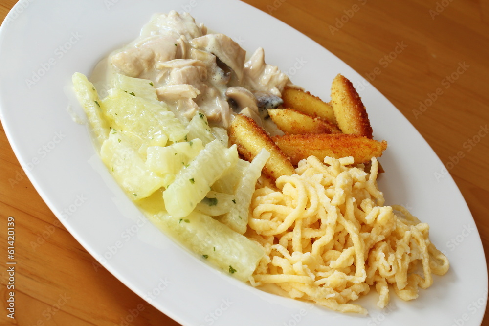 turkey hen meat strips with egg pasta,vegetables &schupfnudeln