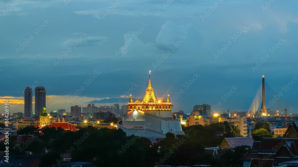Naklejka premium Stroming in Bangkok city