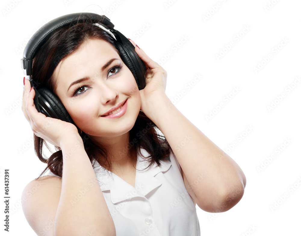 © zea_lenanet - woman listening music © zea_lenanet - woman listening music