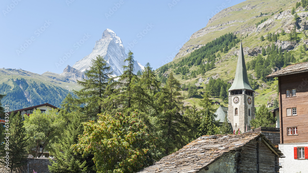 Zermatt, Bergdorf, Alpen, Dorfkirche, Holzhäuser, Schweiz Zermatt, Bergdorf, Alpen, Dorfkirche, Holzhäuser, Schweiz