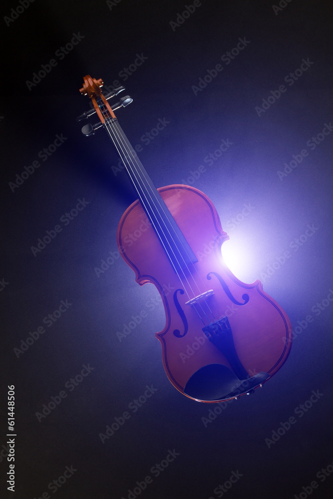 Fototapeta premium Silhouette of a smoking violin