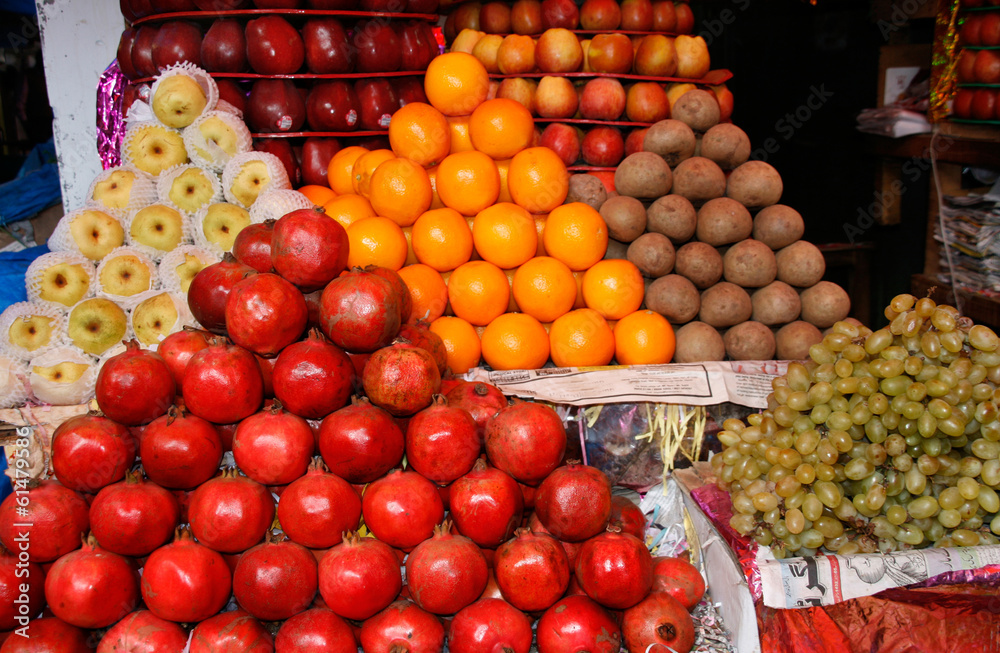 Obststand auf Markt / Südindien