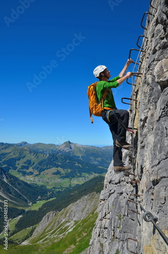Klettern am Klettersteig, Leiter senkrecht an Felswand