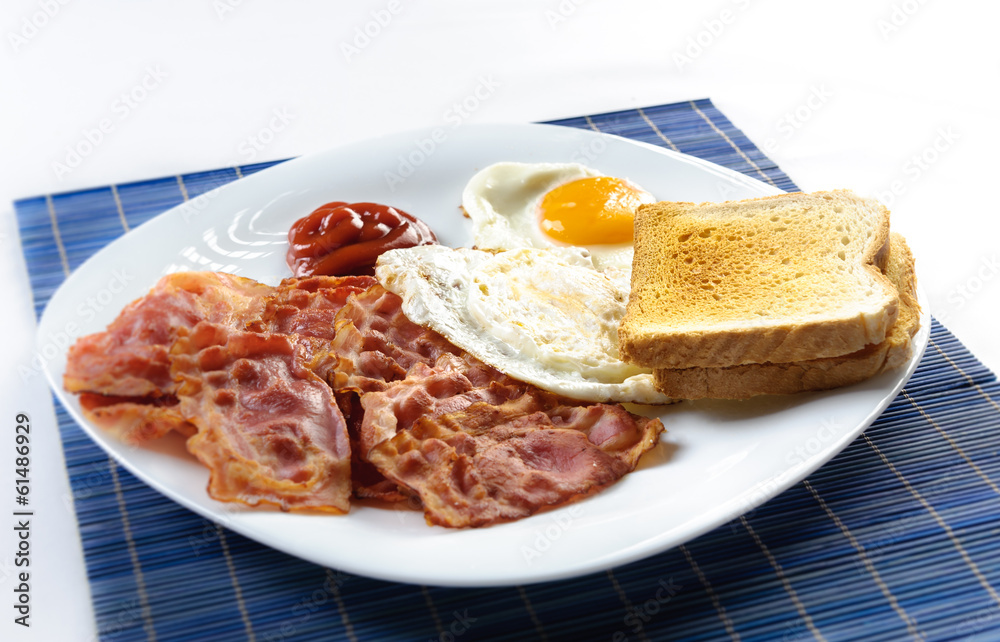 egg and bacon with toast