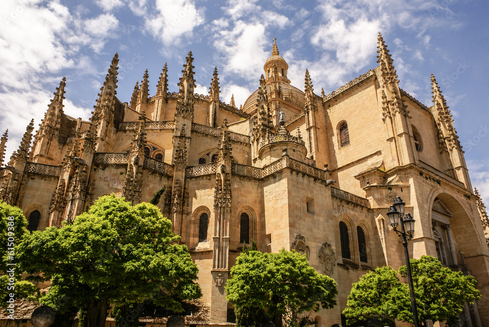 Obraz premium Segovia Cathedral, a Roman Catholic religious church in Segovia,