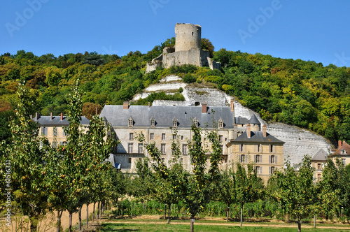 France, the picturesque village of La Roche Guyon photo