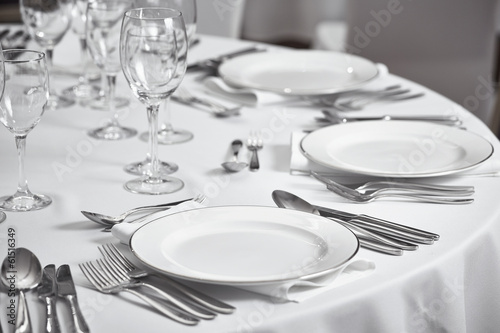 Wallpaper Mural restaurant table setout Torontodigital.ca