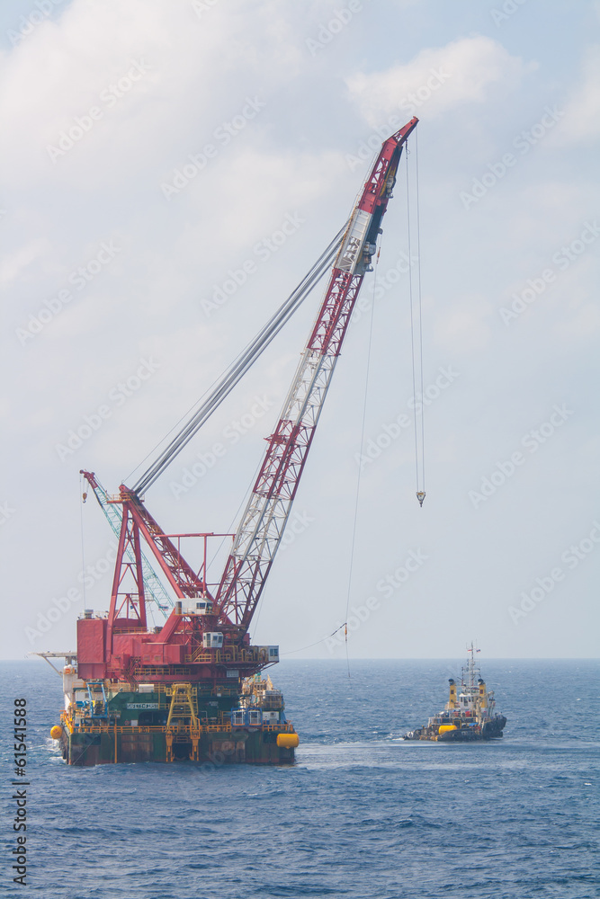 crane barge doing marine heavy lift installation