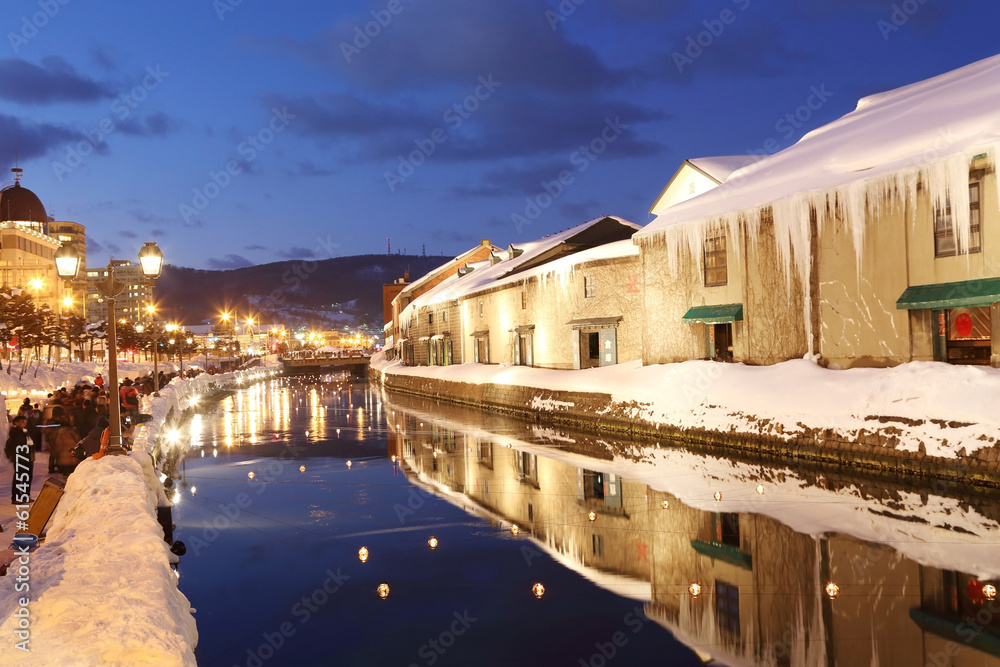 Naklejka premium otaru canal in japan the winter evenning