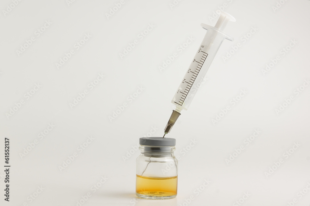 syringe and ampoule syringe and ampoule