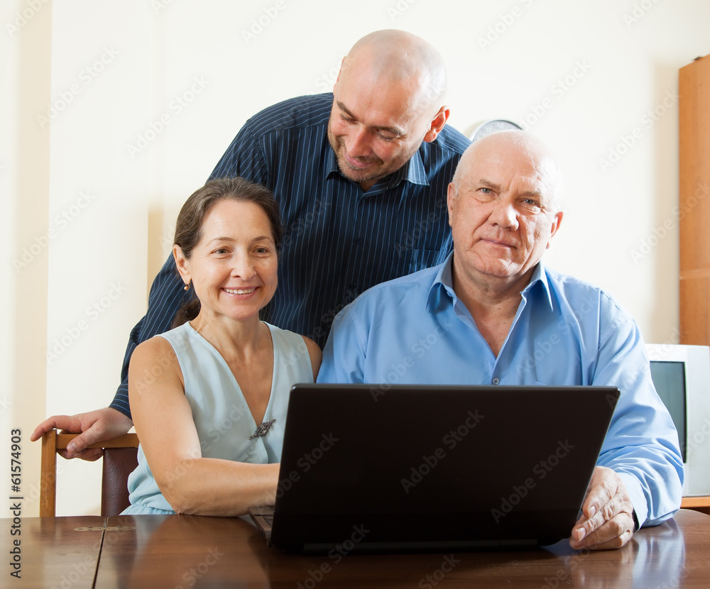 men and woman at home online men and woman at home online